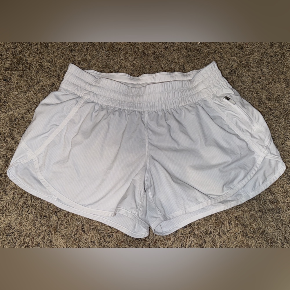 Lululemon tracker shorts 4”